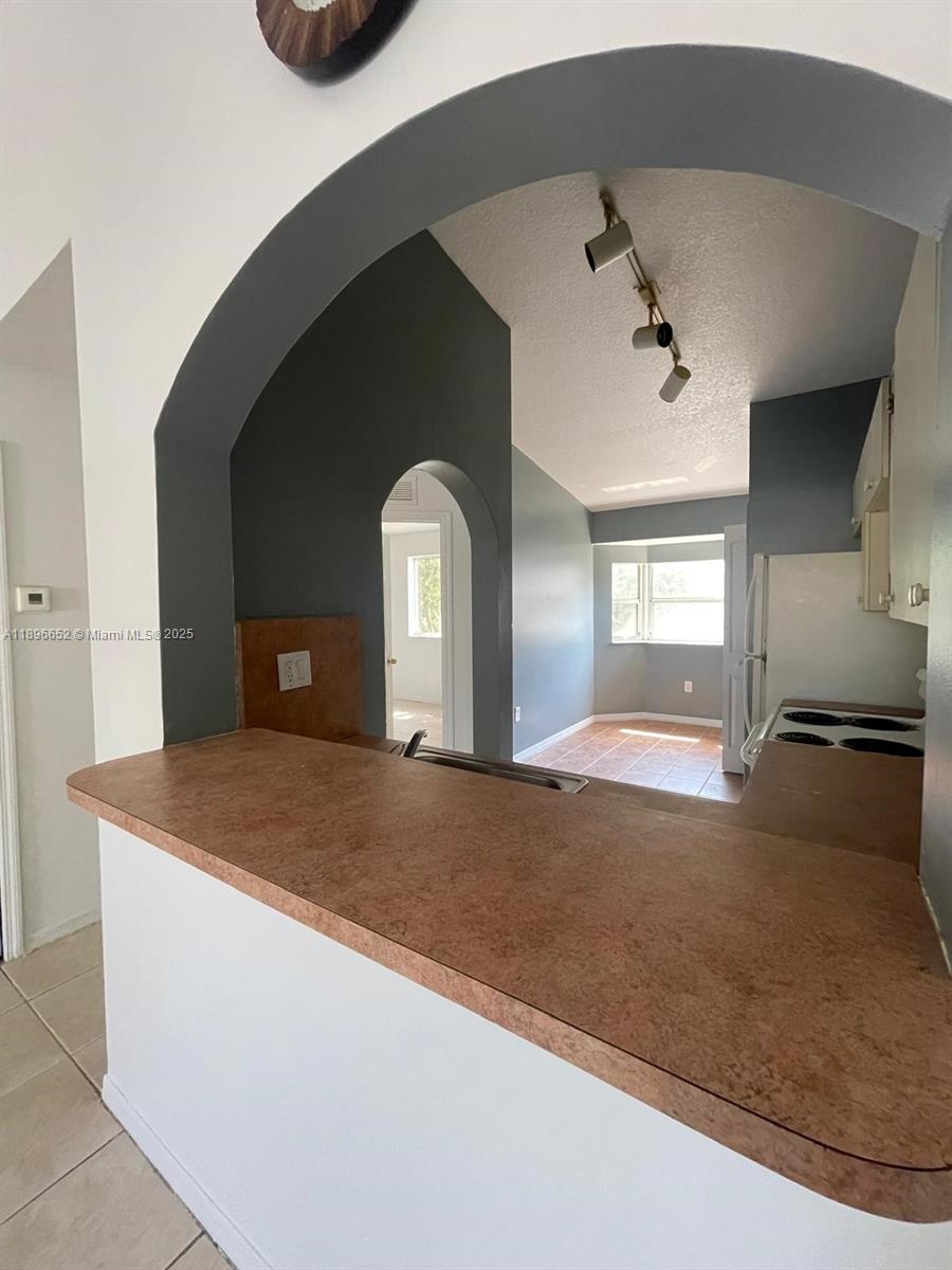 VENETIA GARDENS SOUTH CON - Residential