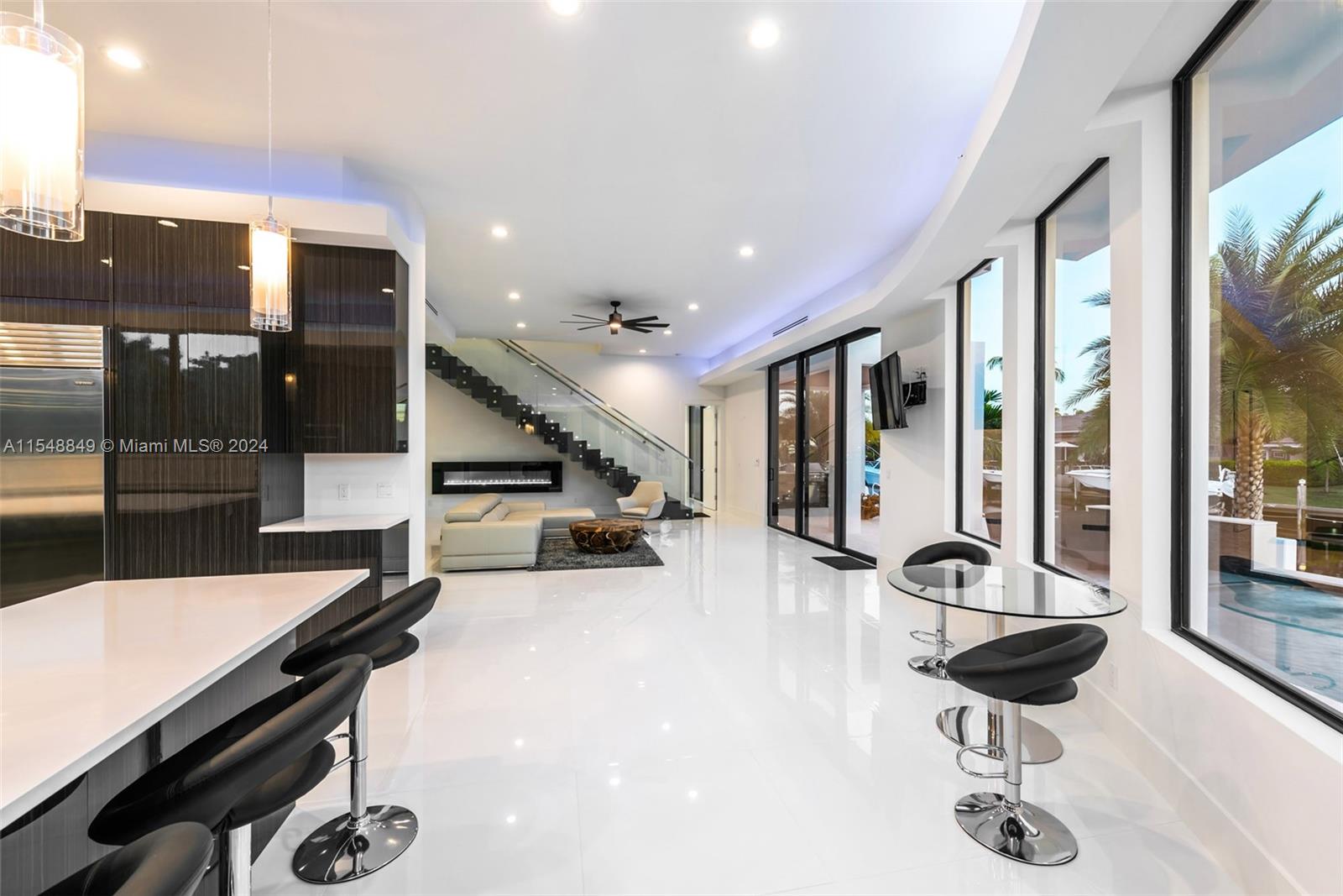 CORAL KEY VILLAS 2ND SEC - Residential