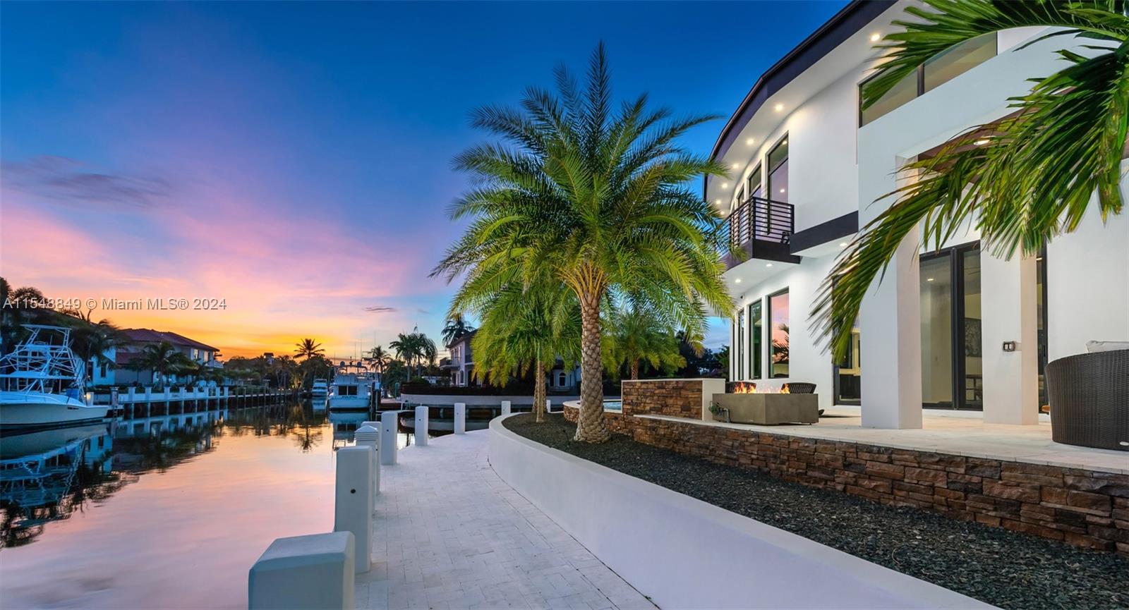 CORAL KEY VILLAS 2ND SEC - Residential