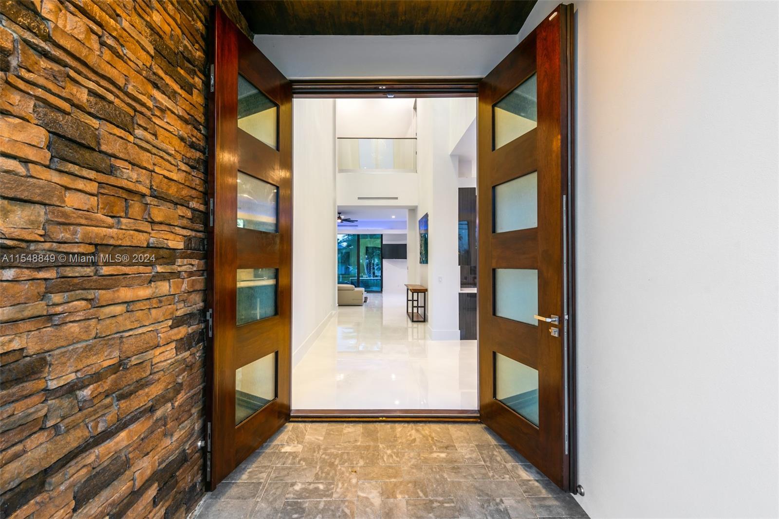 CORAL KEY VILLAS 2ND SEC - Residential