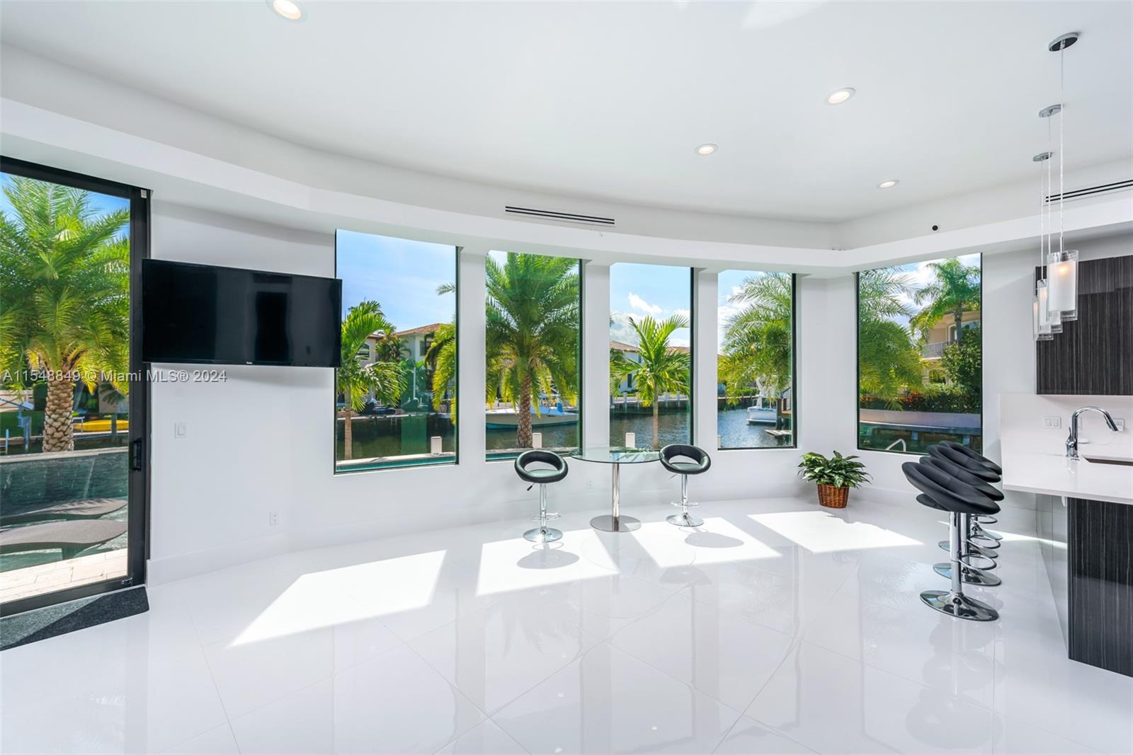 CORAL KEY VILLAS 2ND SEC - Residential