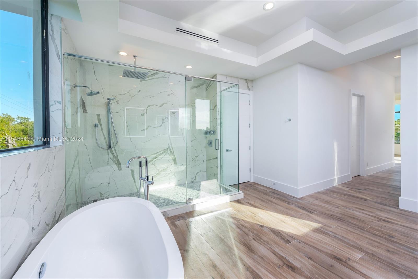 CORAL KEY VILLAS 2ND SEC - Residential