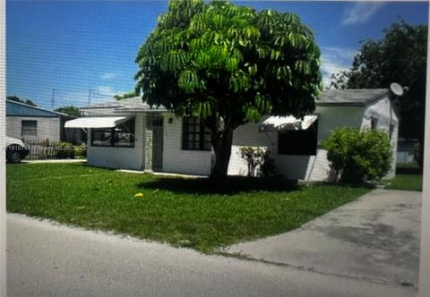 1609 S 25th Ave Hollywood FL 33020