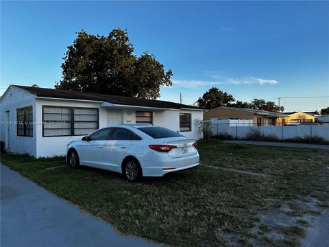 1609 S 25th Ave Hollywood FL 33020