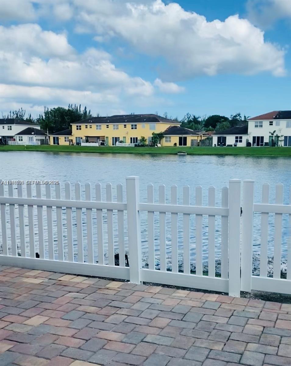 FLORIDIAN ISLES SOUTH - Residential