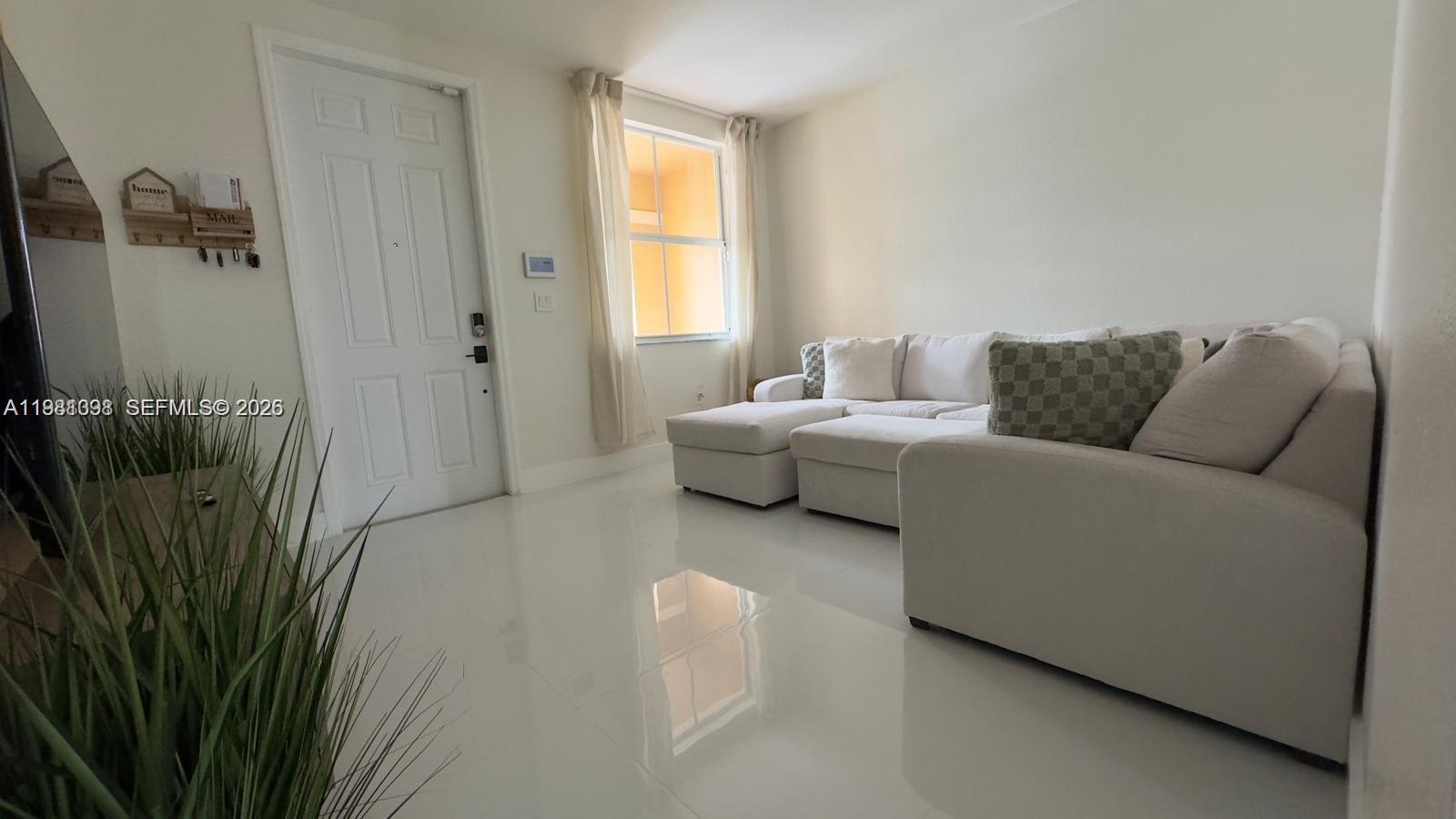 FLORIDIAN ISLES SOUTH - Residential