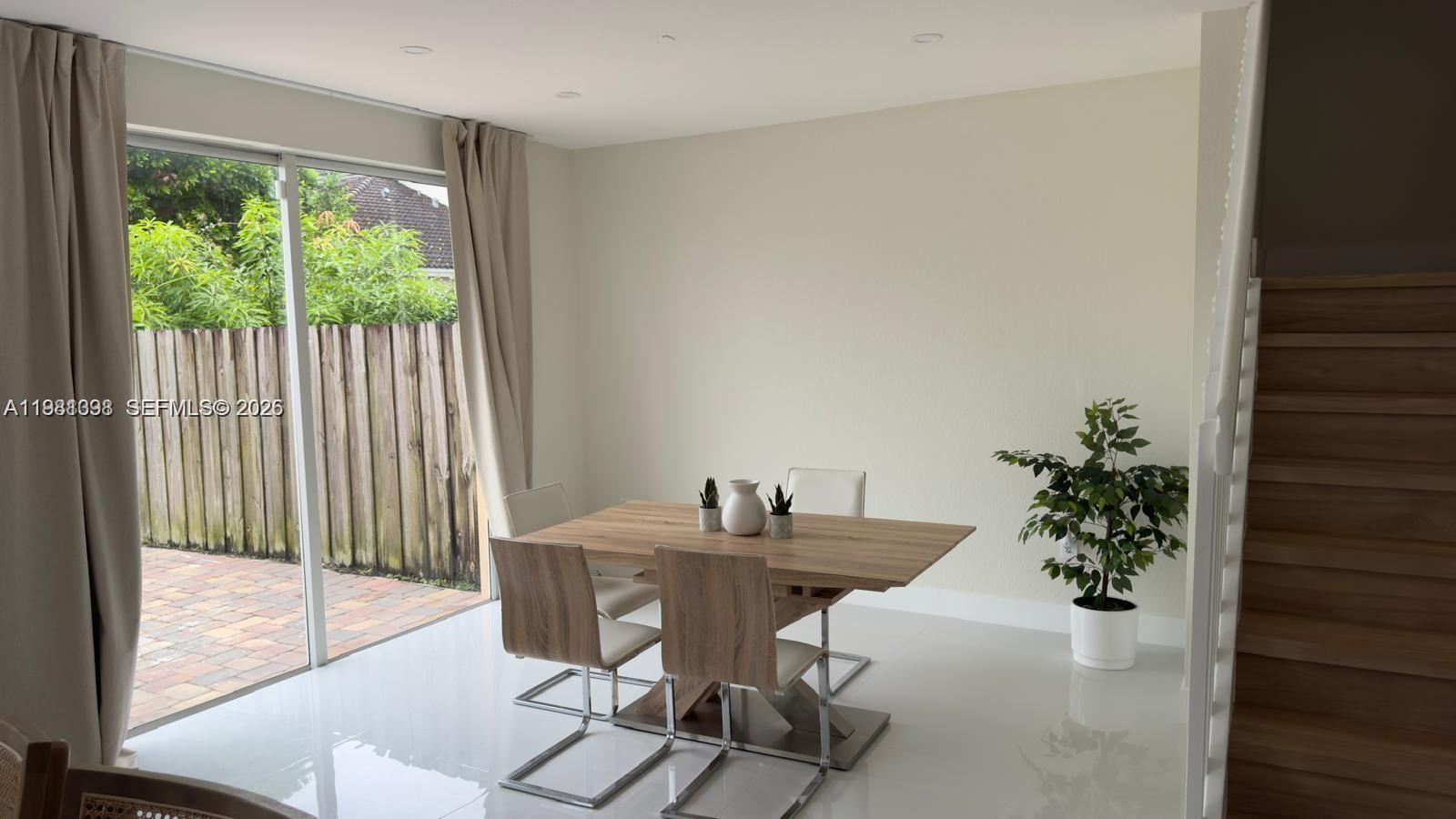 FLORIDIAN ISLES SOUTH - Residential