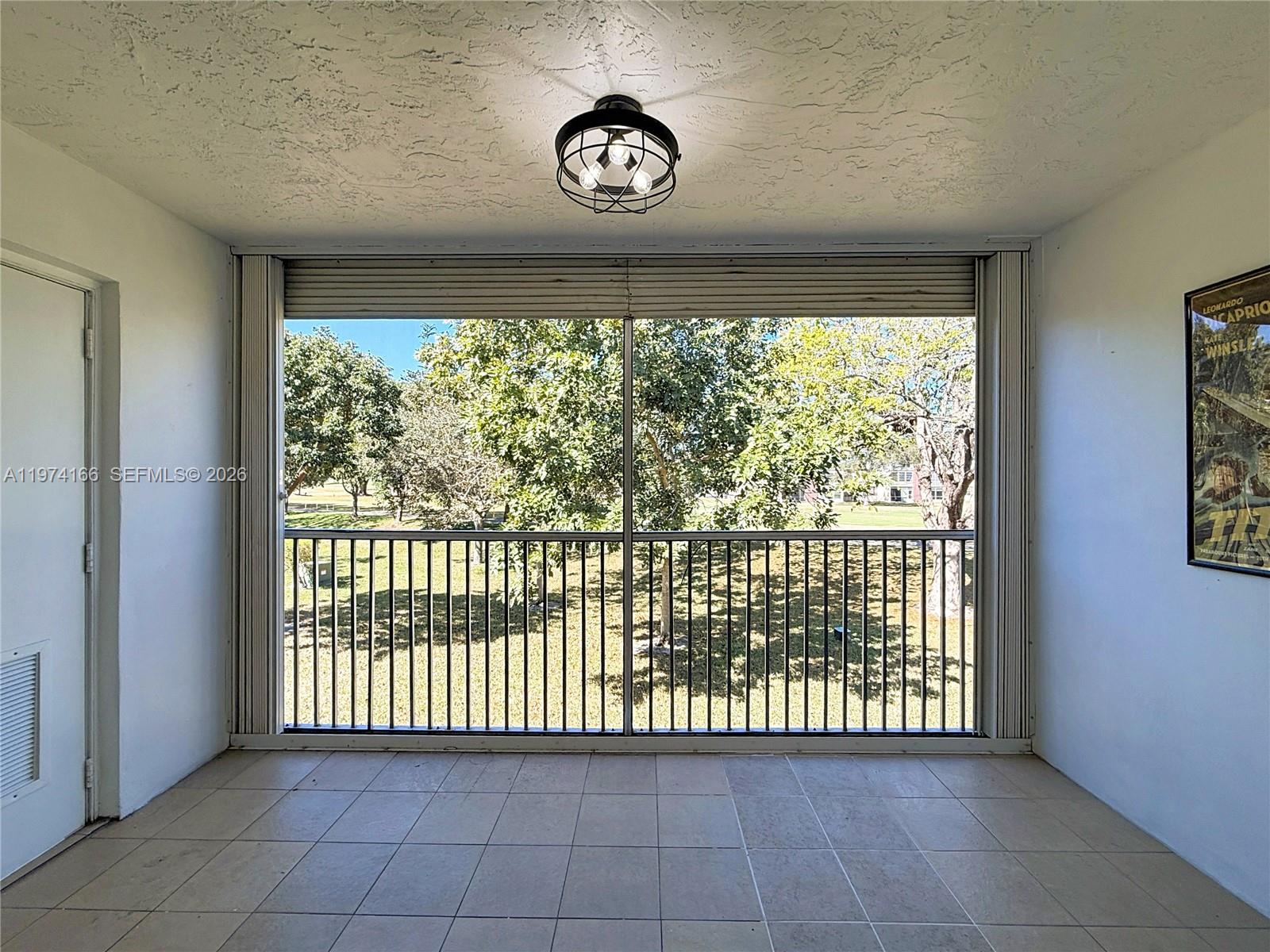 32 OF PALM SPRINGS 3 COND - Residential