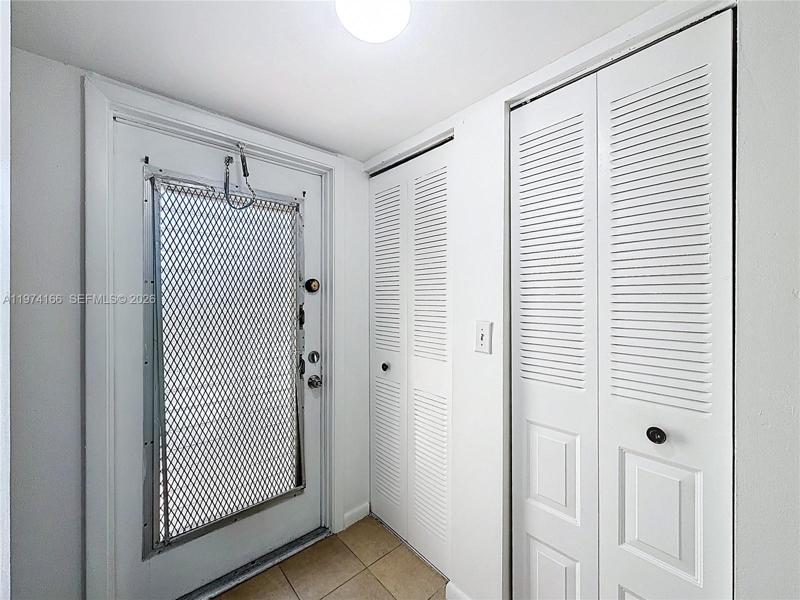 32 OF PALM SPRINGS 3 COND - Residential