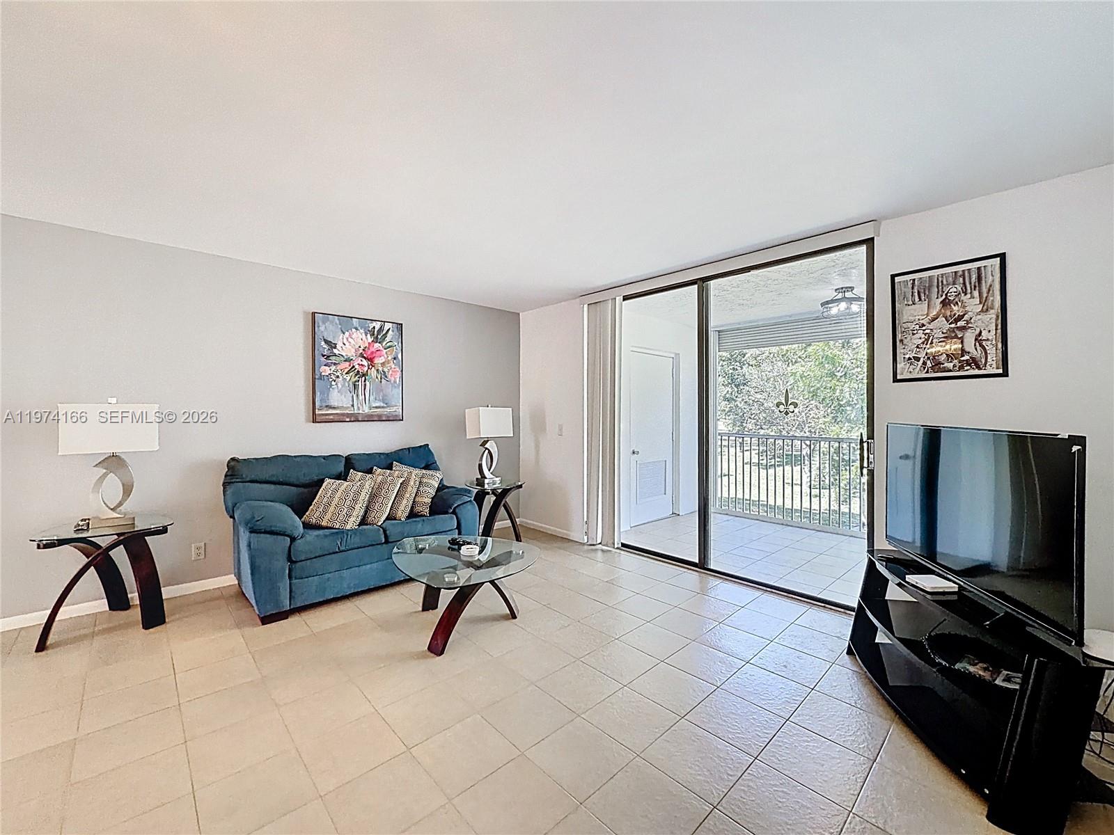 32 OF PALM SPRINGS 3 COND - Residential