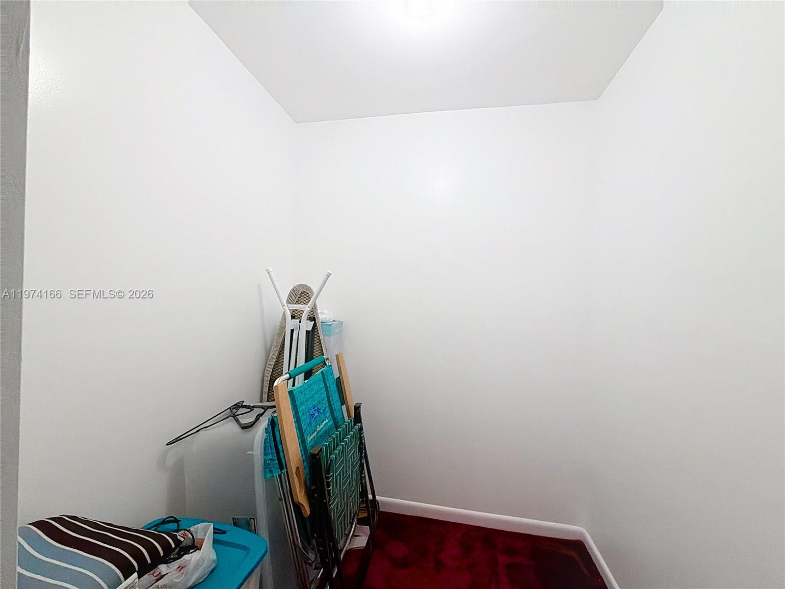 32 OF PALM SPRINGS 3 COND - Residential