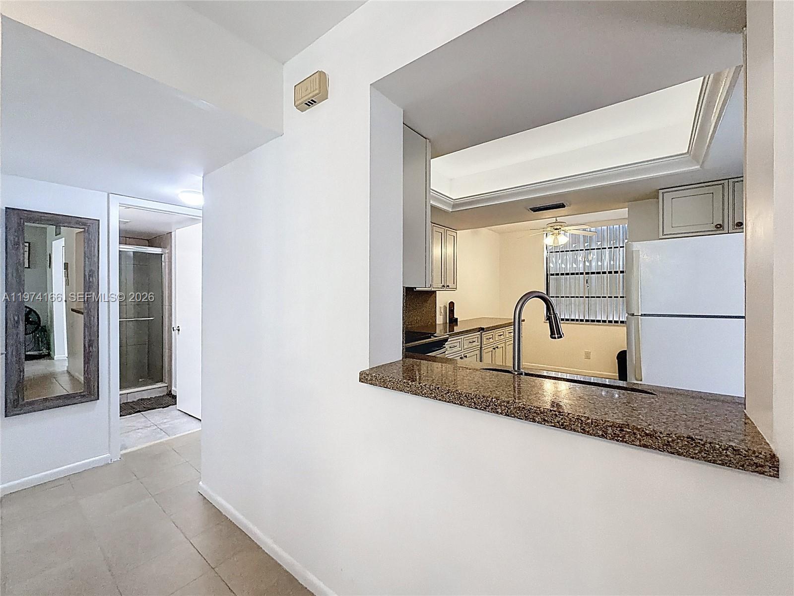 32 OF PALM SPRINGS 3 COND - Residential