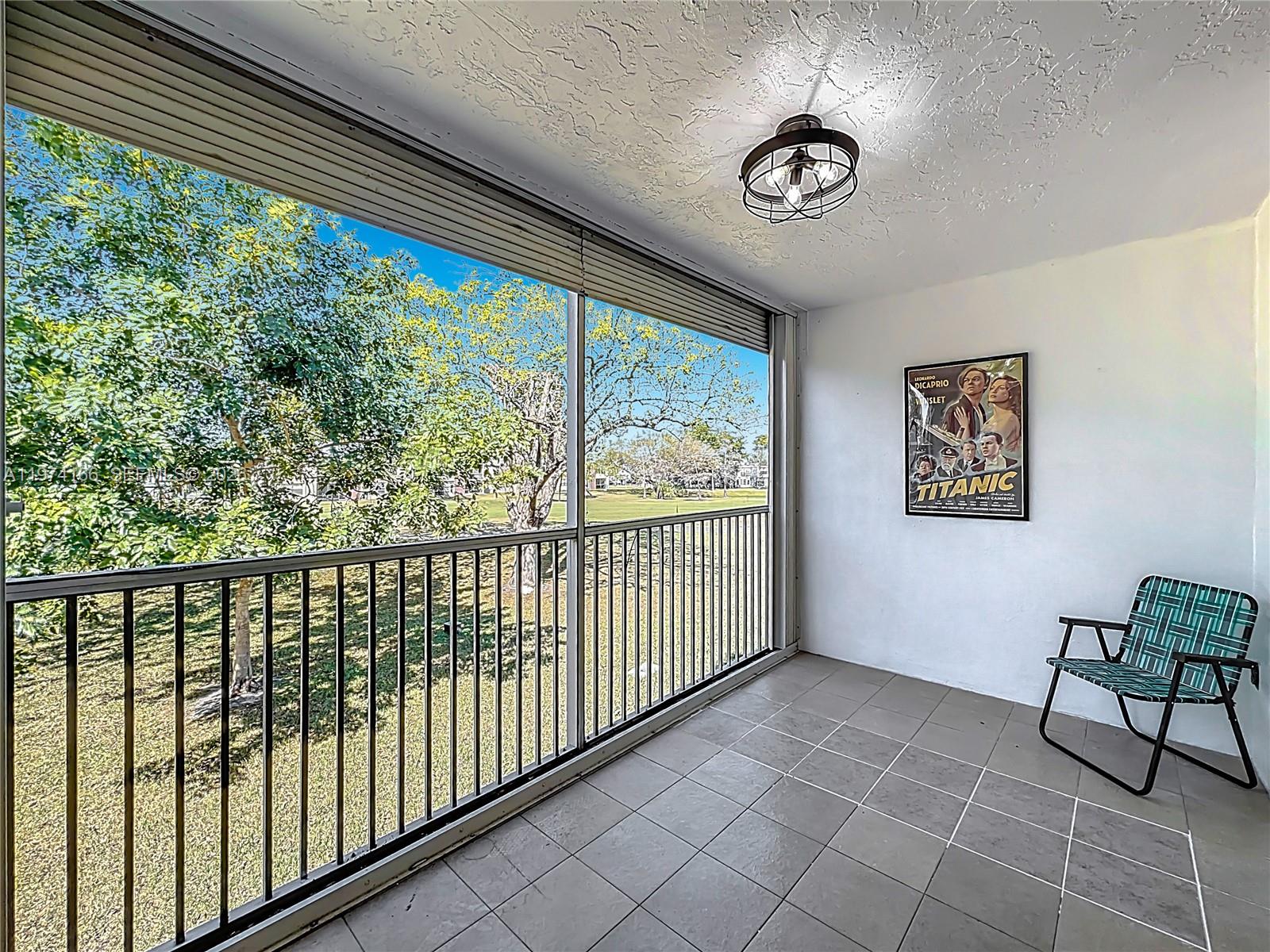 32 OF PALM SPRINGS 3 COND - Residential