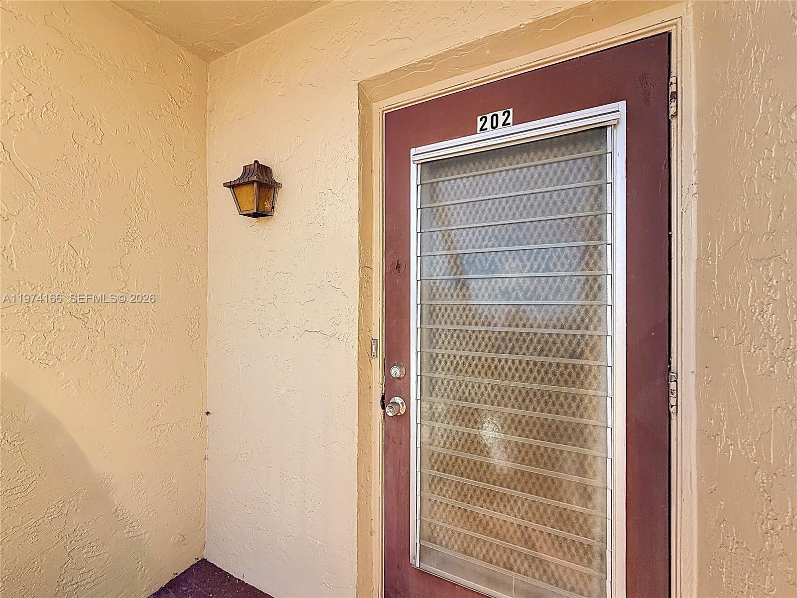 32 OF PALM SPRINGS 3 COND - Residential