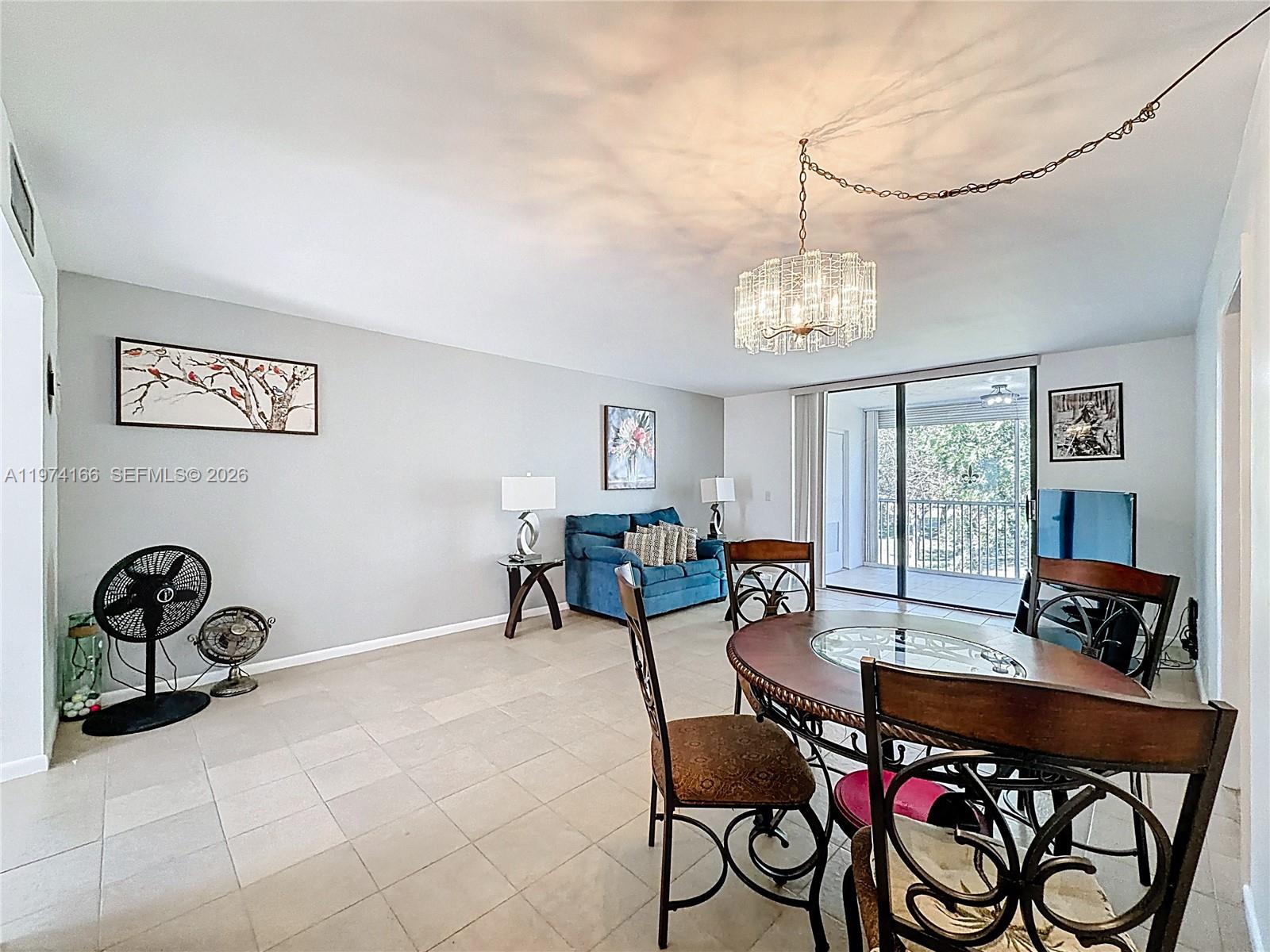 32 OF PALM SPRINGS 3 COND - Residential