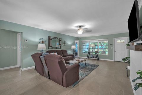 Single Family Residence in Hollywood FL 315 31st Ct 8.jpg