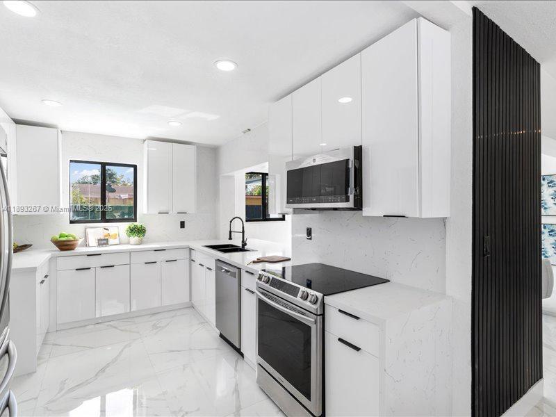 230 NE 175th Ter