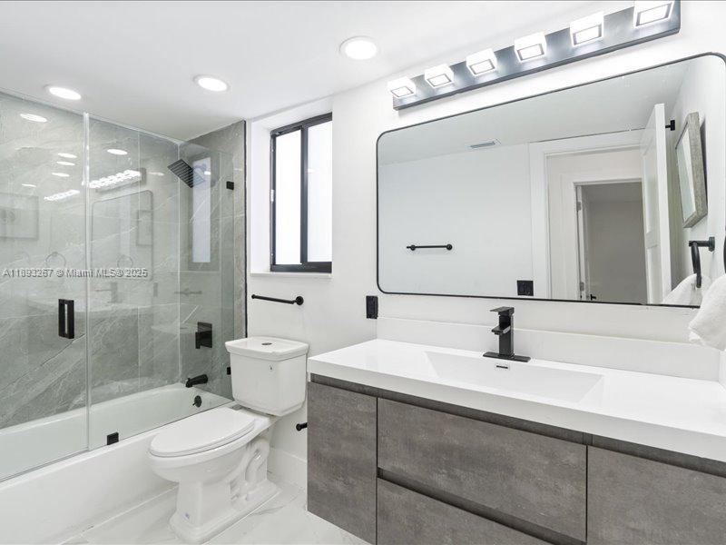 HIGHLAND MANOR SEC 5 - Residential