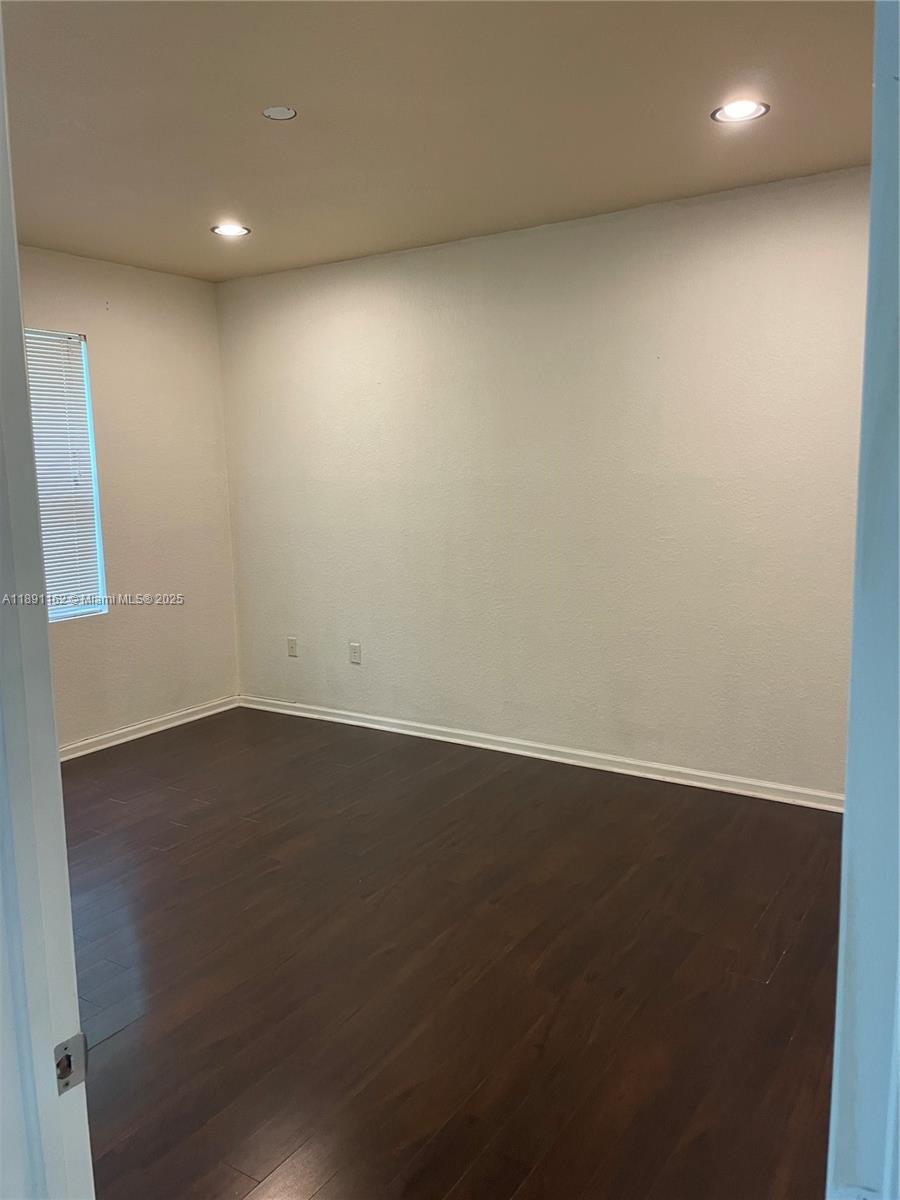 ANTIGUA AT OASIS - Residential Lease