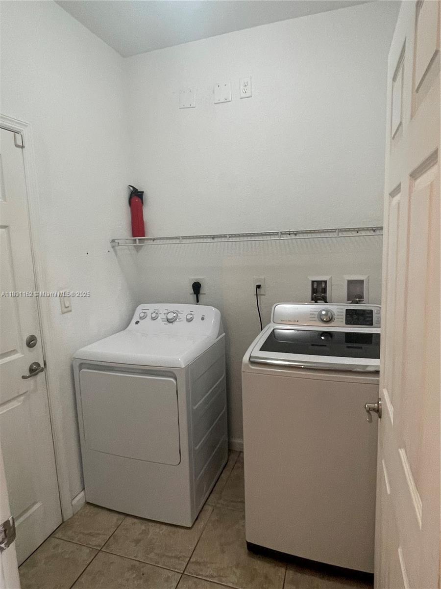 ANTIGUA AT OASIS - Residential Lease