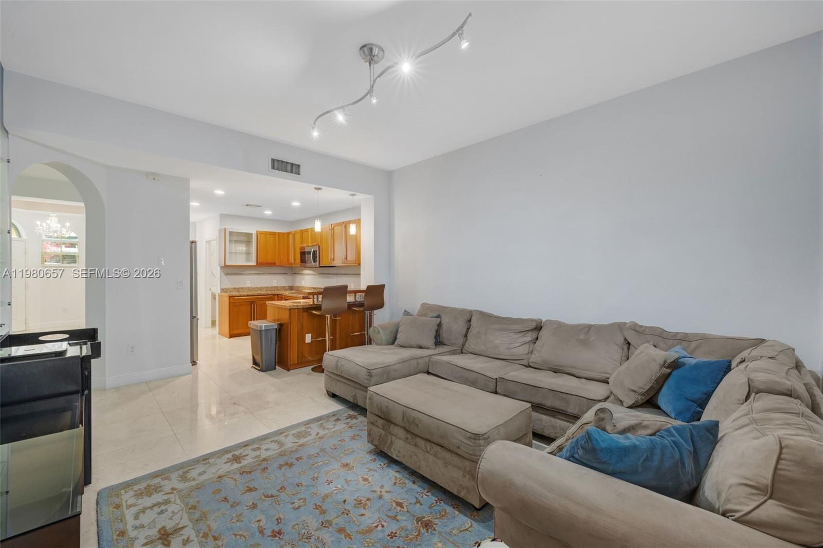 AVENTURA BAY TOWNHOMES CO - Residential