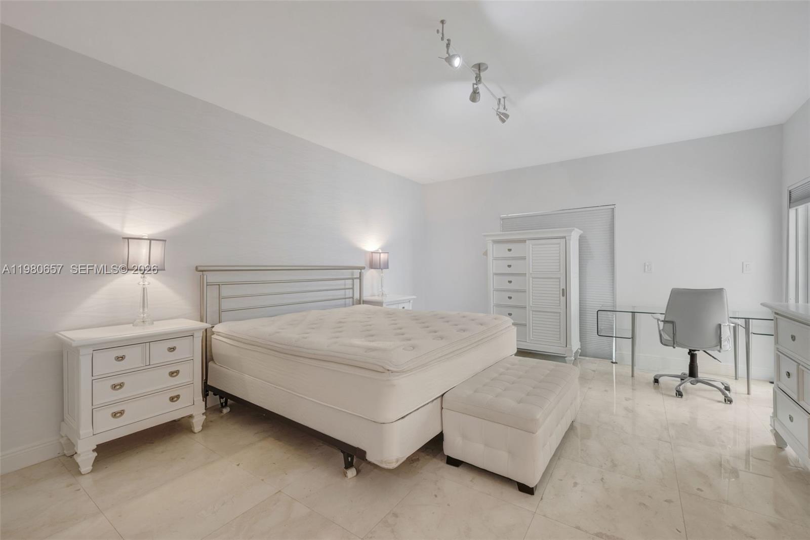 AVENTURA BAY TOWNHOMES CO - Residential