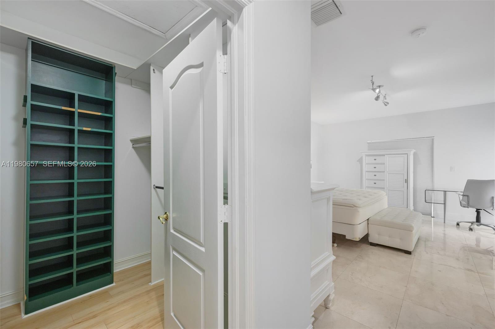 AVENTURA BAY TOWNHOMES CO - Residential