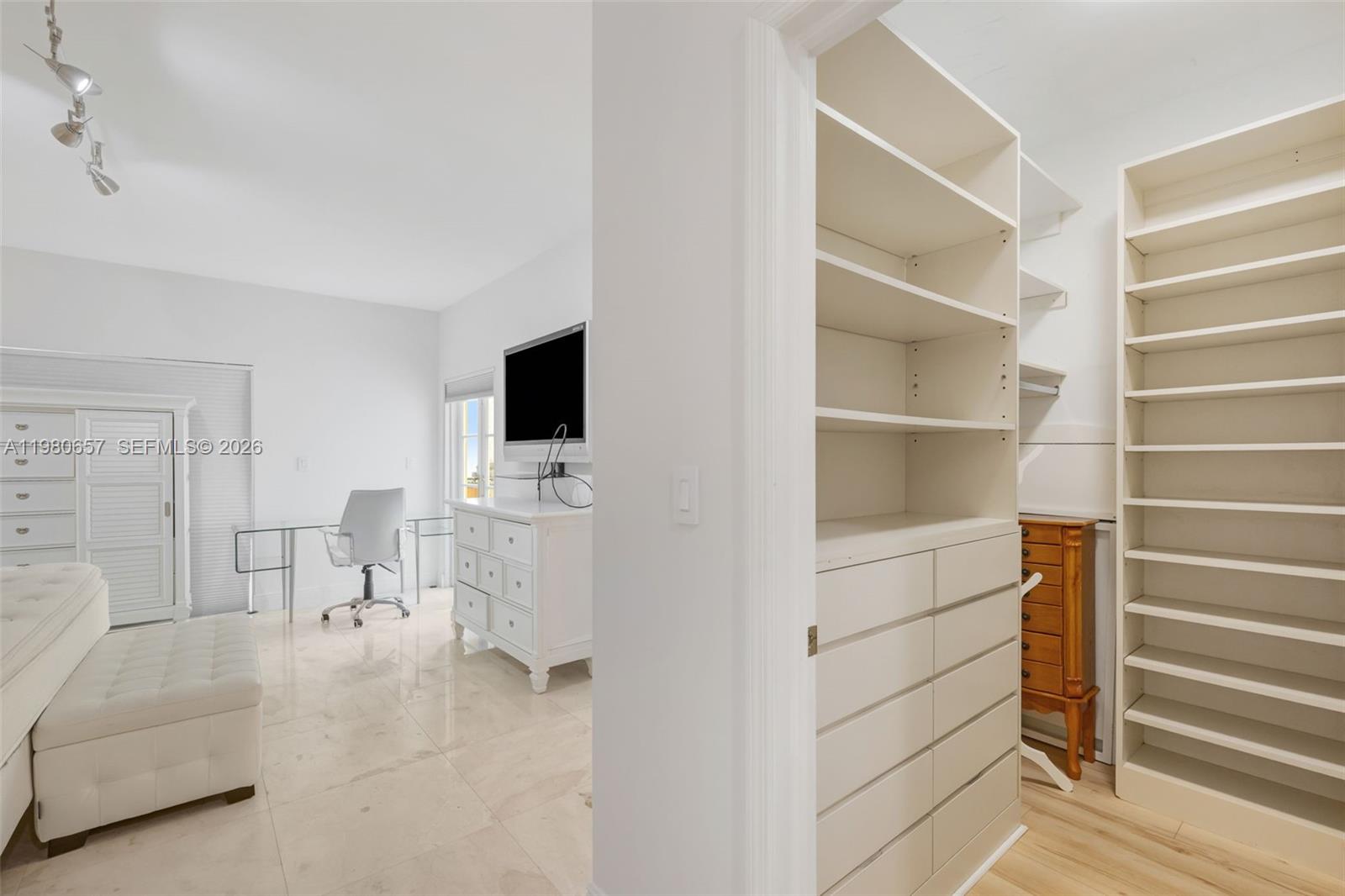 AVENTURA BAY TOWNHOMES CO - Residential