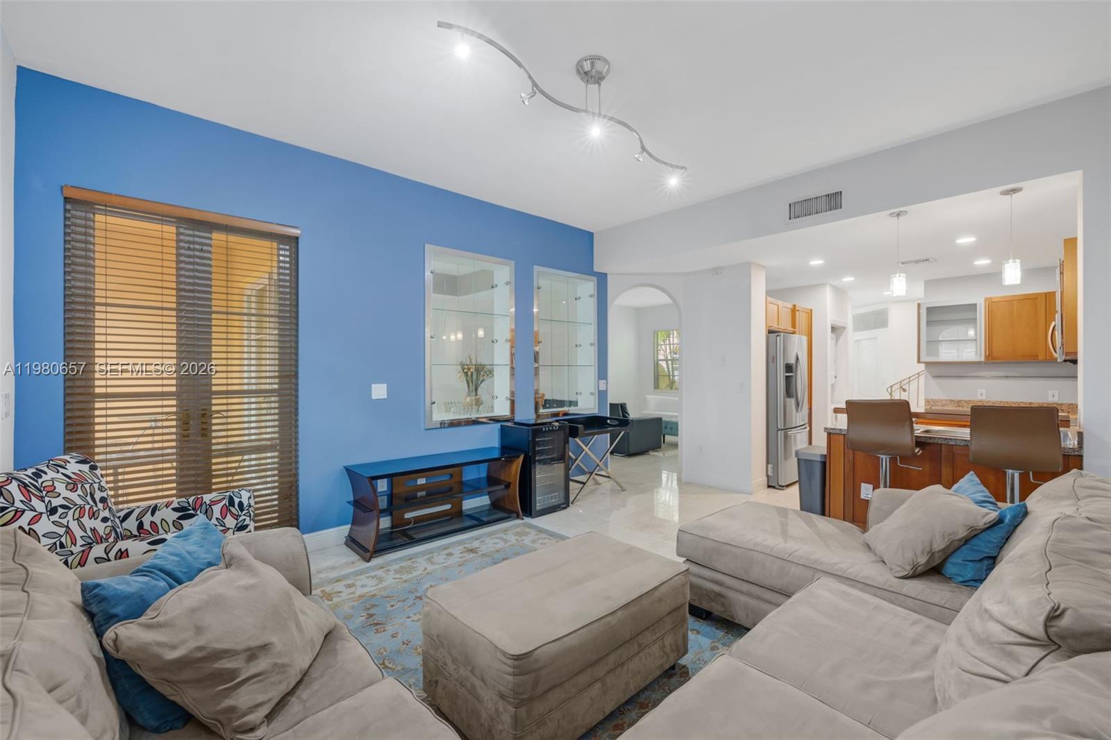 AVENTURA BAY TOWNHOMES CO - Residential