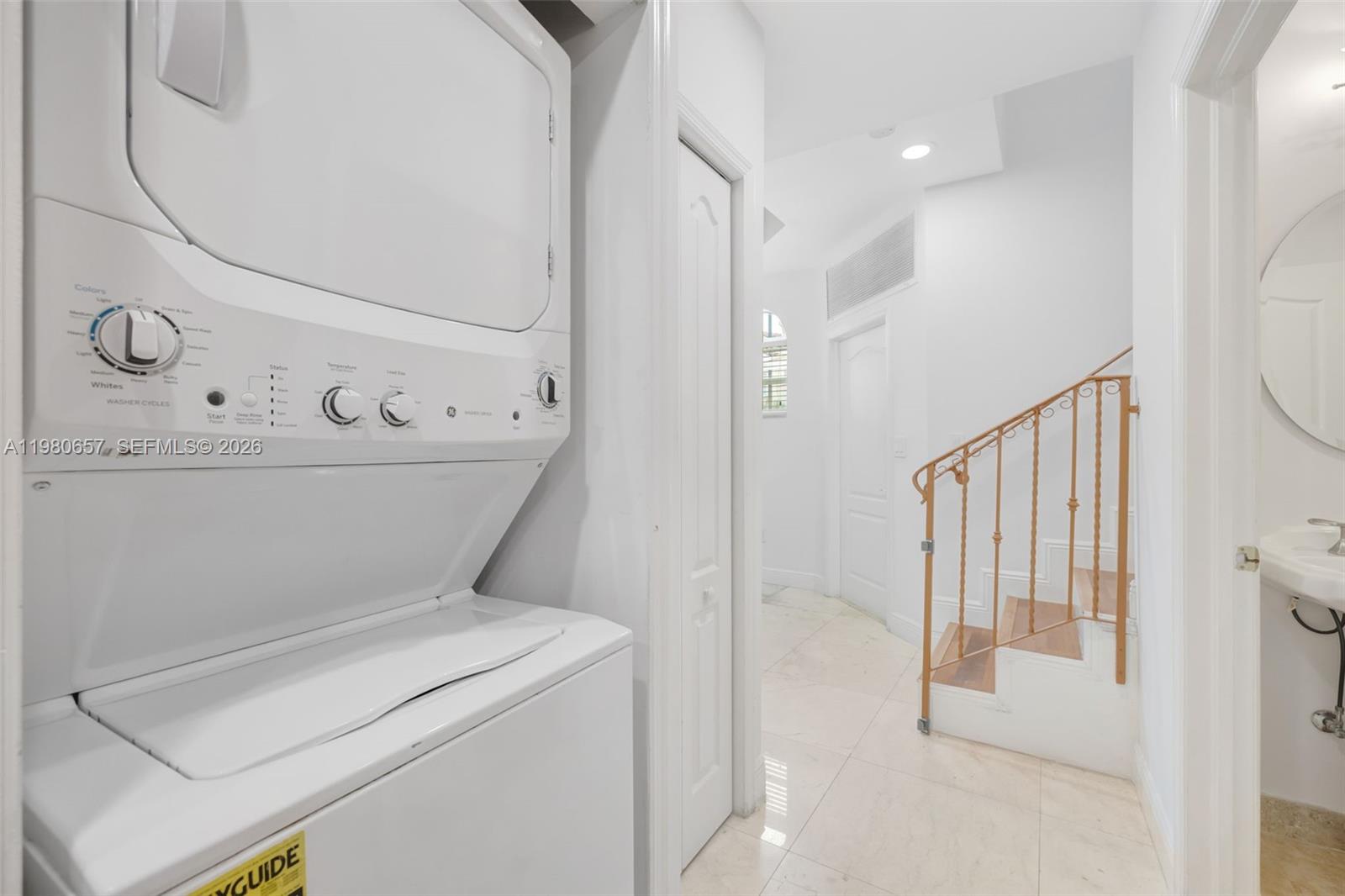 AVENTURA BAY TOWNHOMES CO - Residential