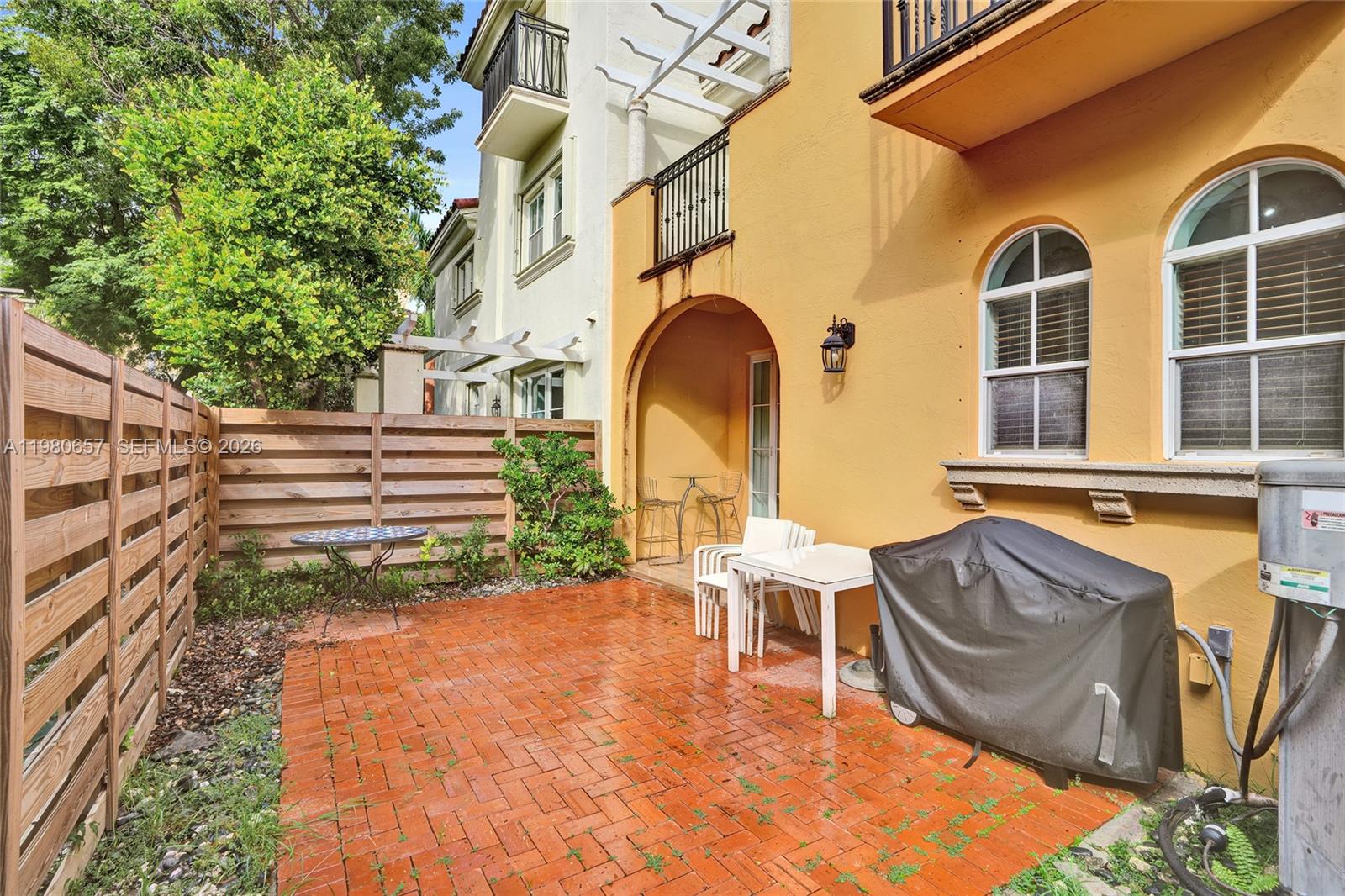 AVENTURA BAY TOWNHOMES CO - Residential