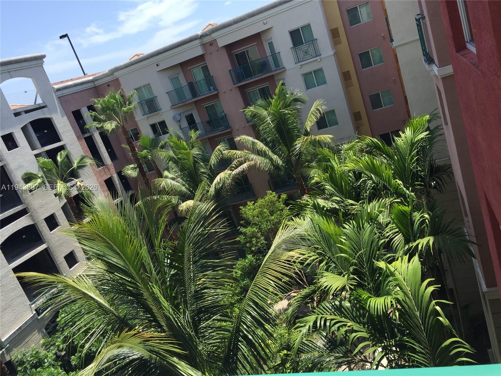 VALENCIA CONDO - Residential