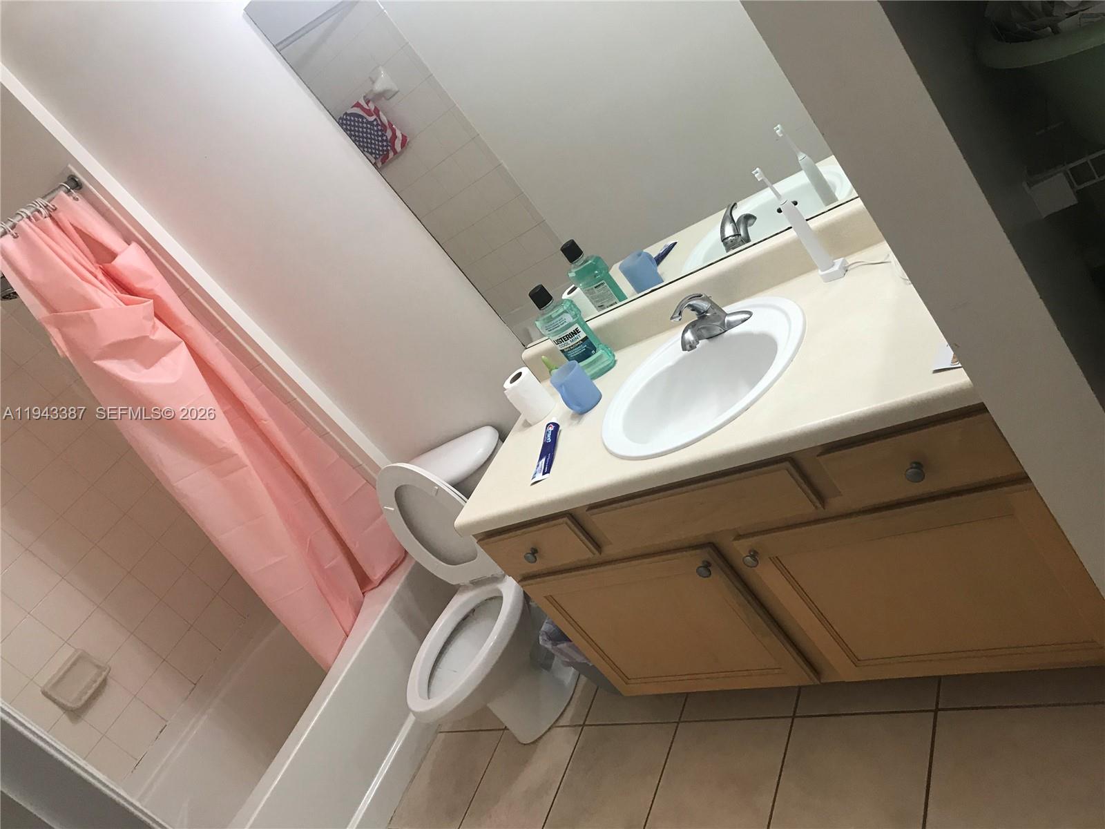 VALENCIA CONDO - Residential