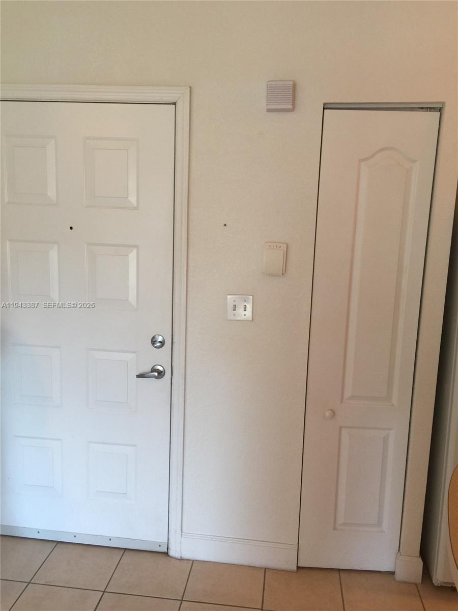 VALENCIA CONDO - Residential