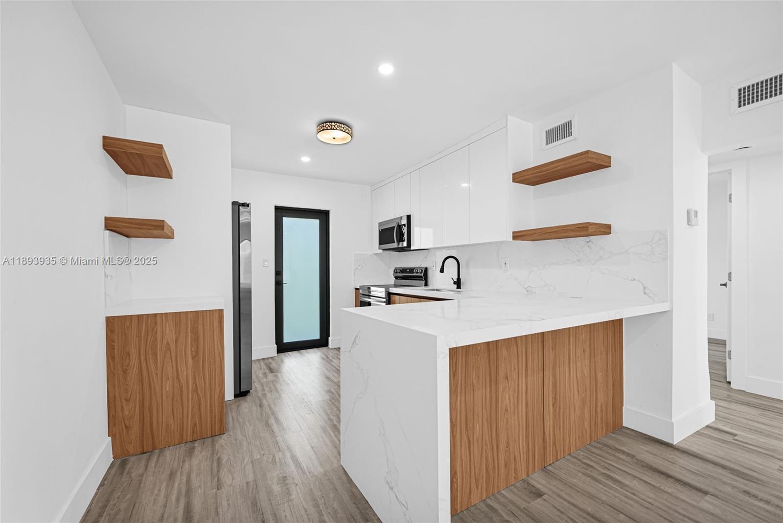 WEST LITTLE RIVER - Residential