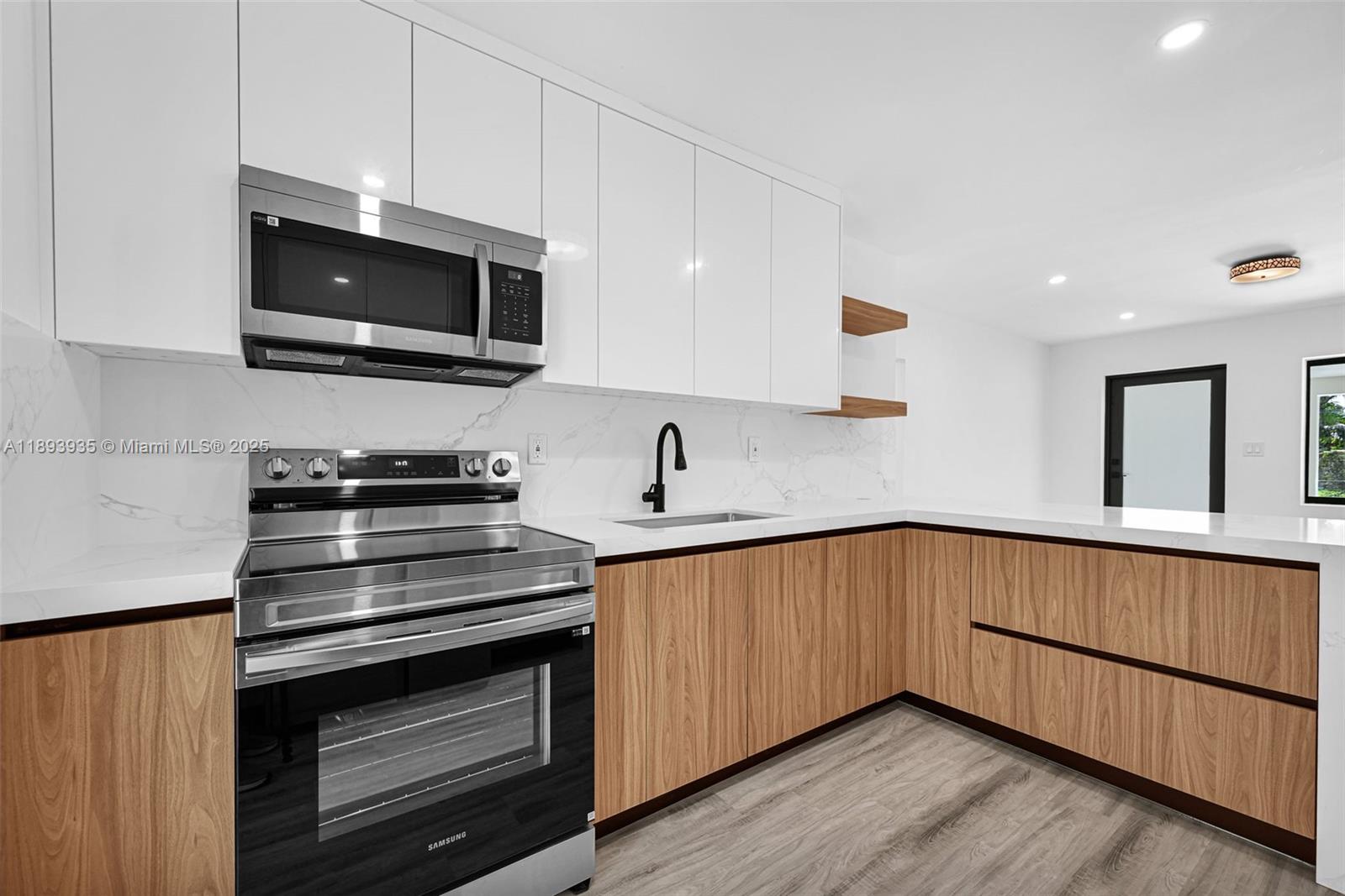 WEST LITTLE RIVER - Residential