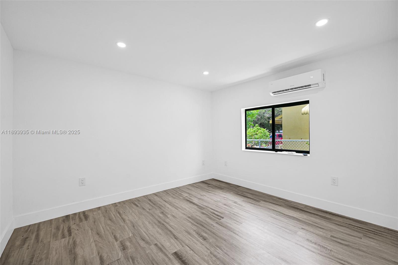 WEST LITTLE RIVER - Residential