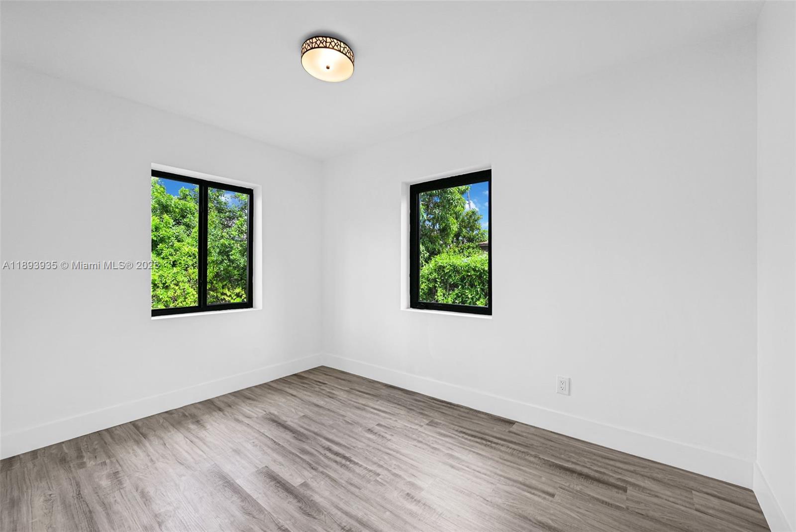 WEST LITTLE RIVER - Residential