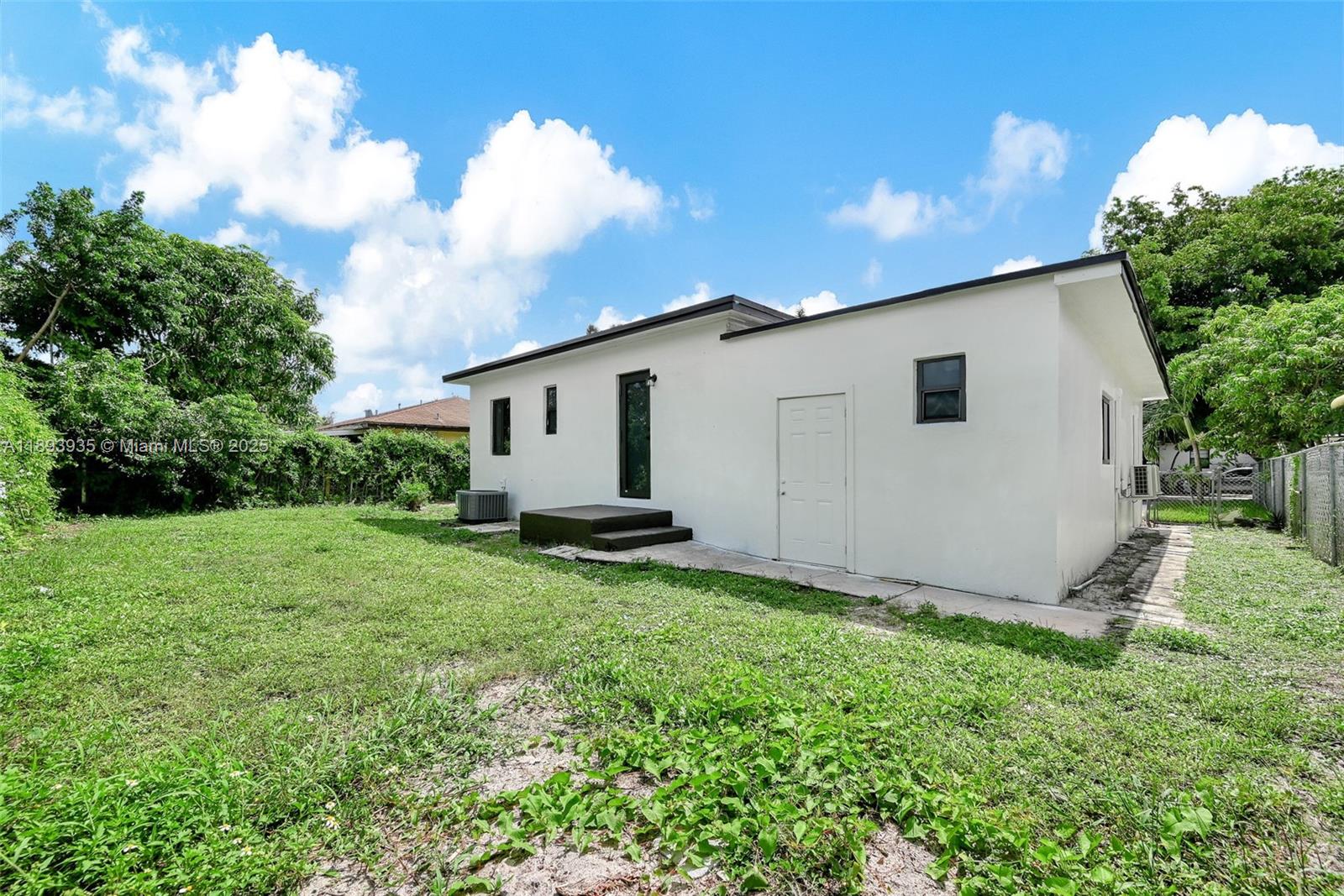 WEST LITTLE RIVER - Residential