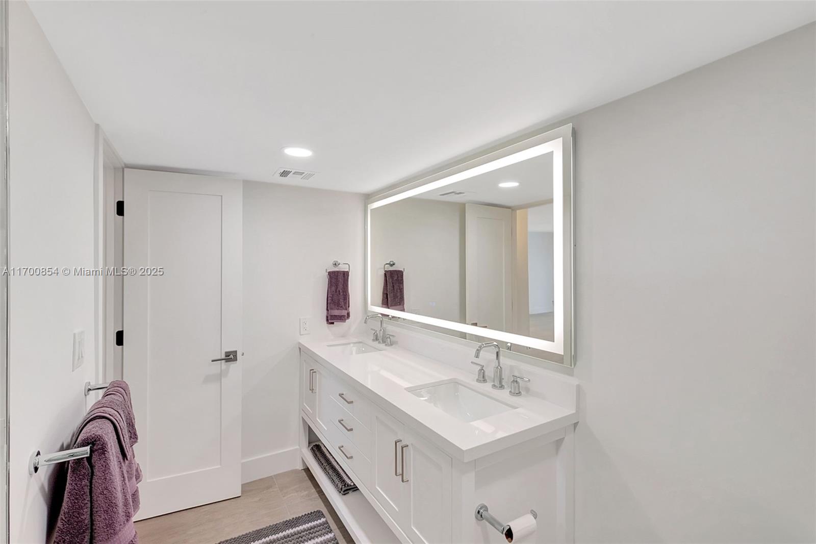 THE ISLANDER CLUB CONDO - Residential Lease