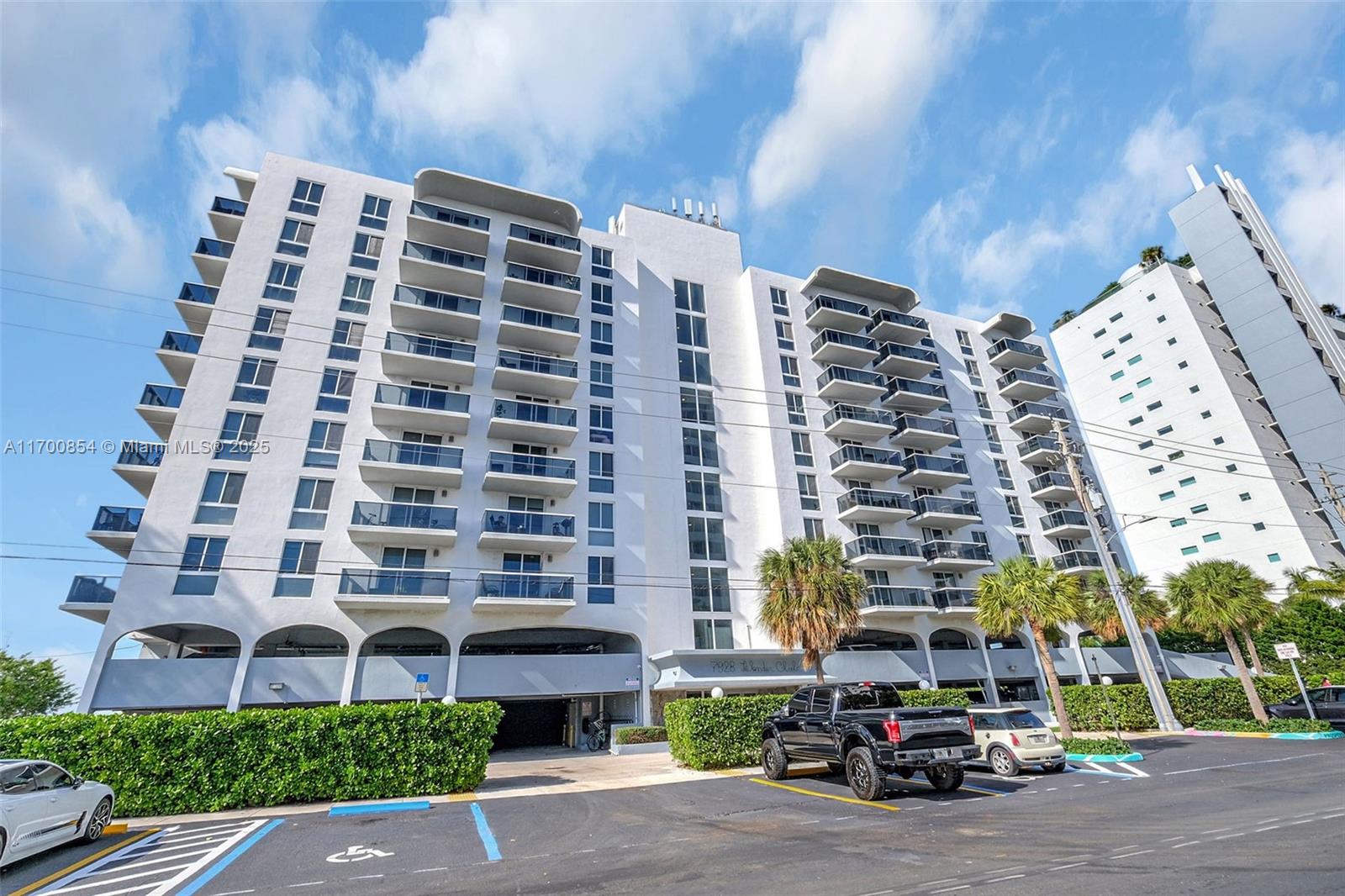 THE ISLANDER CLUB CONDO - Residential Lease