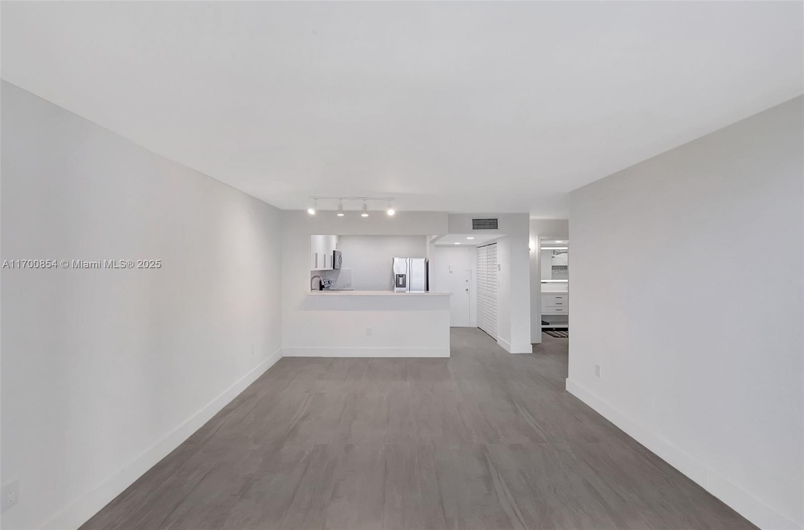 THE ISLANDER CLUB CONDO - Residential Lease