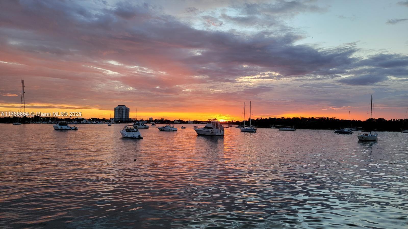 THE ISLANDER CLUB CONDO - Residential Lease
