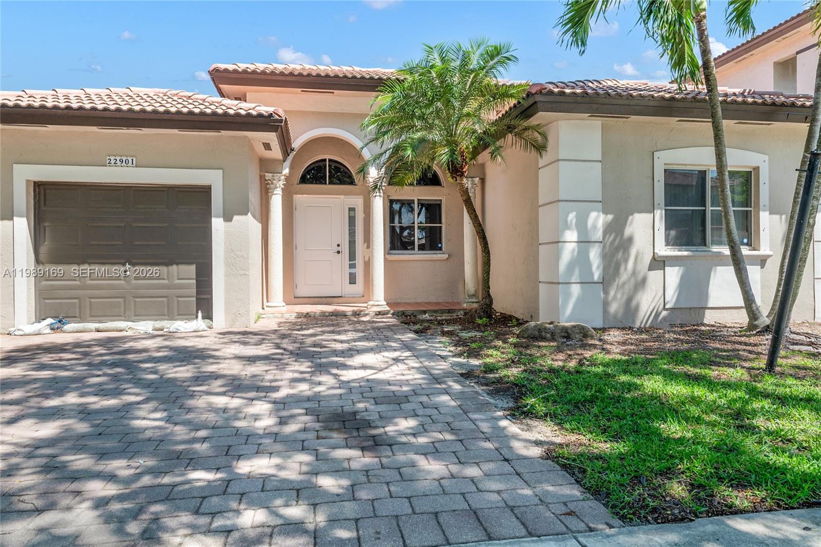 SILVER PALM HOMES - Residential Lease