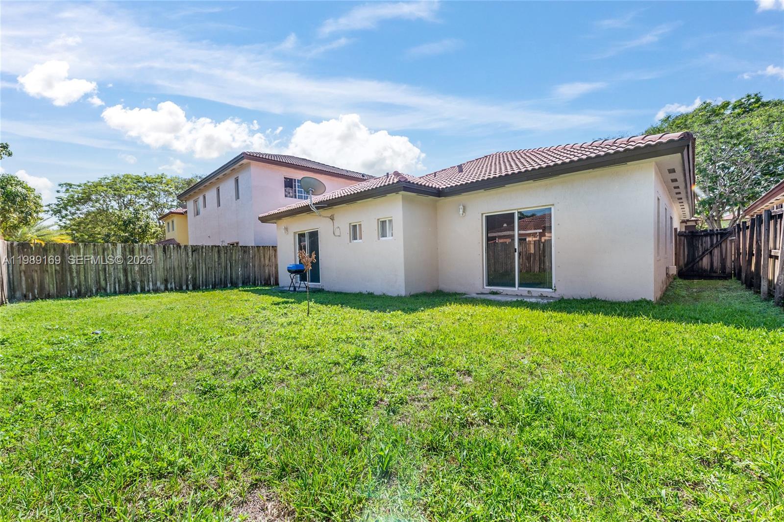 SILVER PALM HOMES - Residential Lease