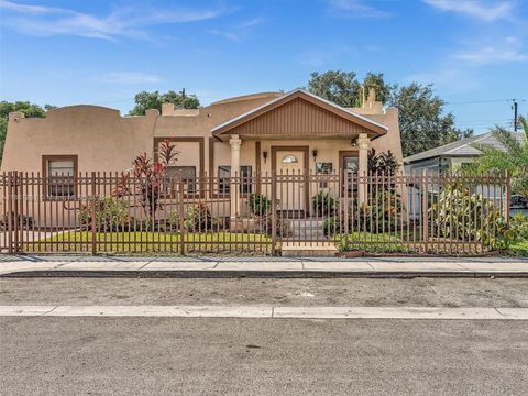 520 NW 49th St Miami FL 33127