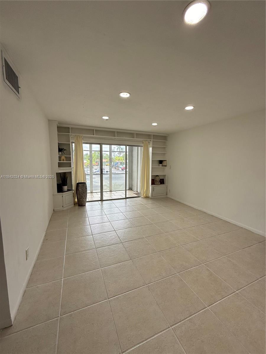 3000 NE 16th Ave 209