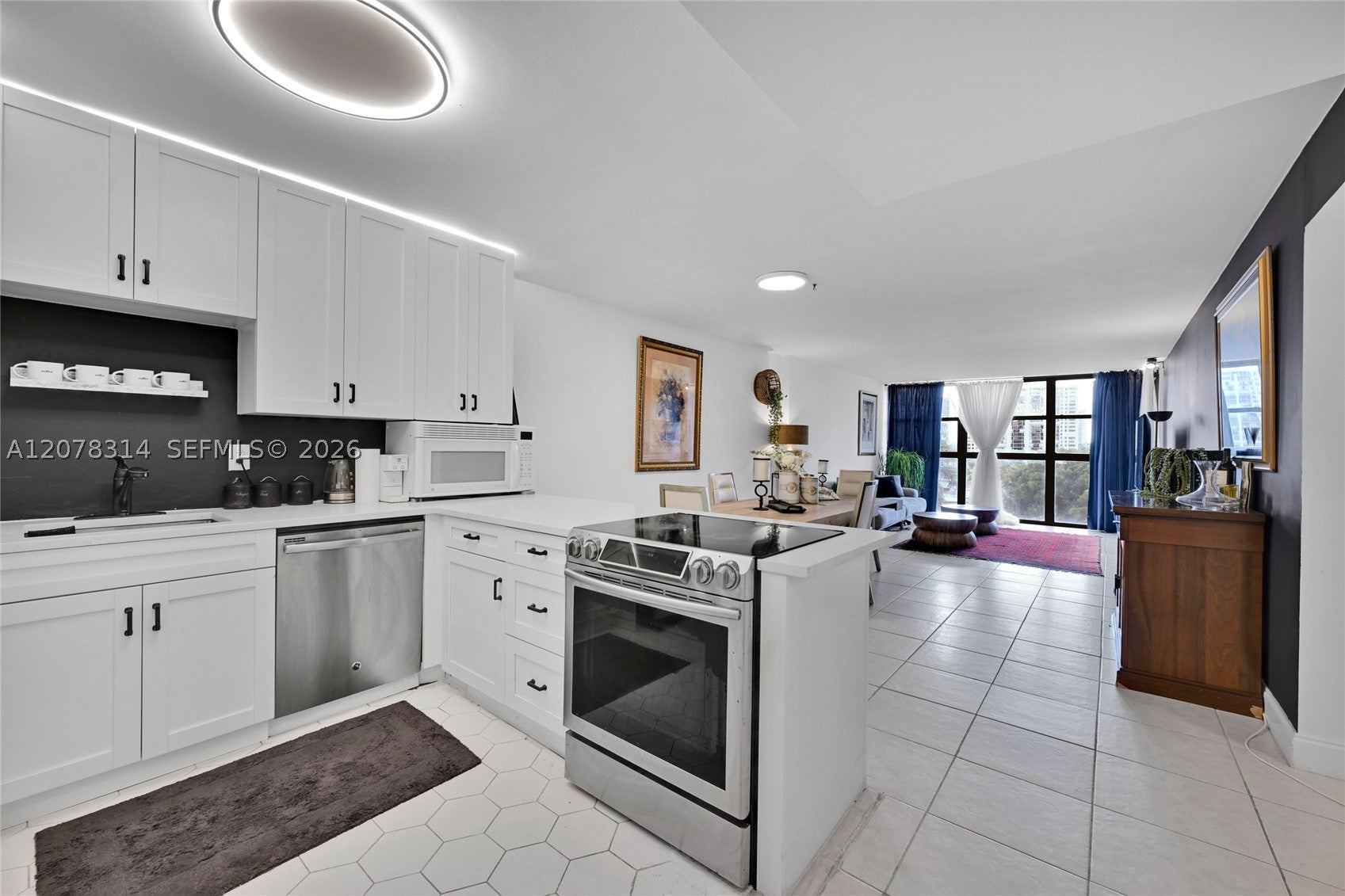 400 Leslie Dr 605