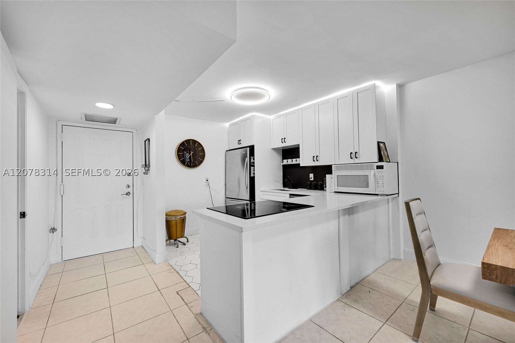 400 Leslie Dr 605