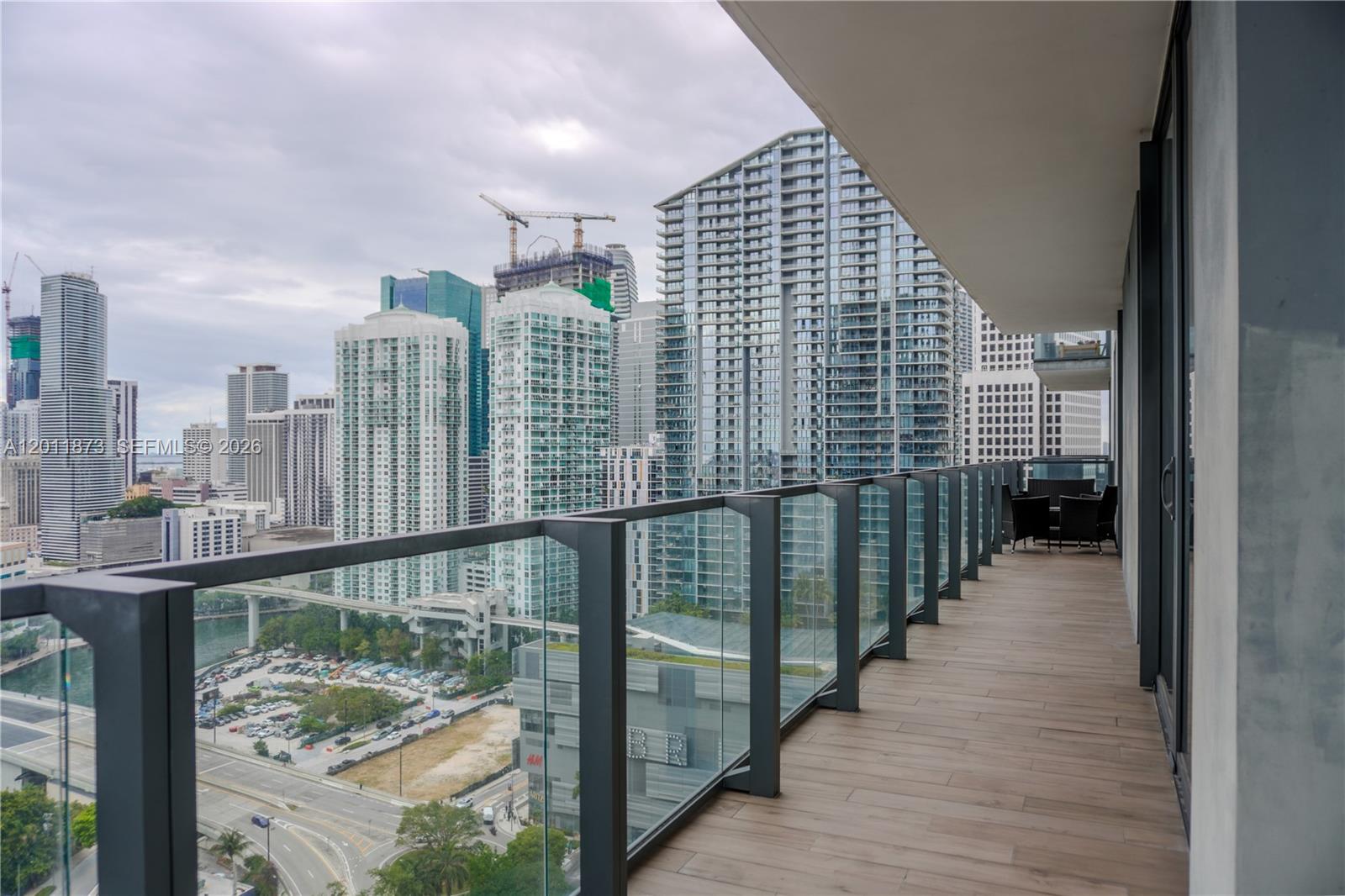 RISE CONDO - Residential